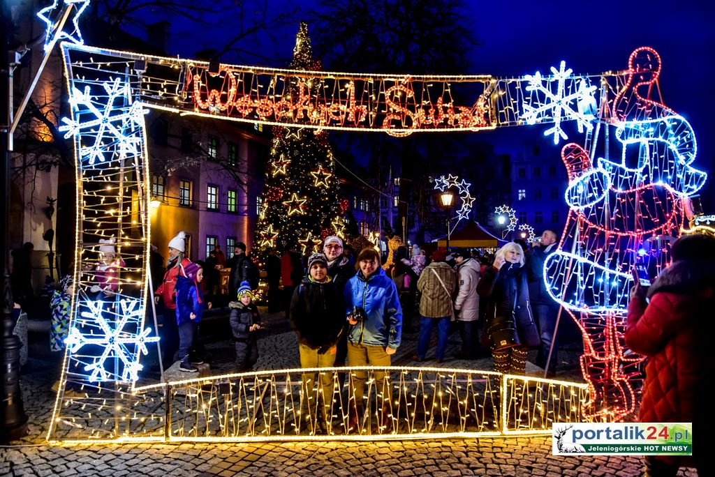 Od 10 grudnia  zawisną dekoracje świąteczne w Jeleniej Górze