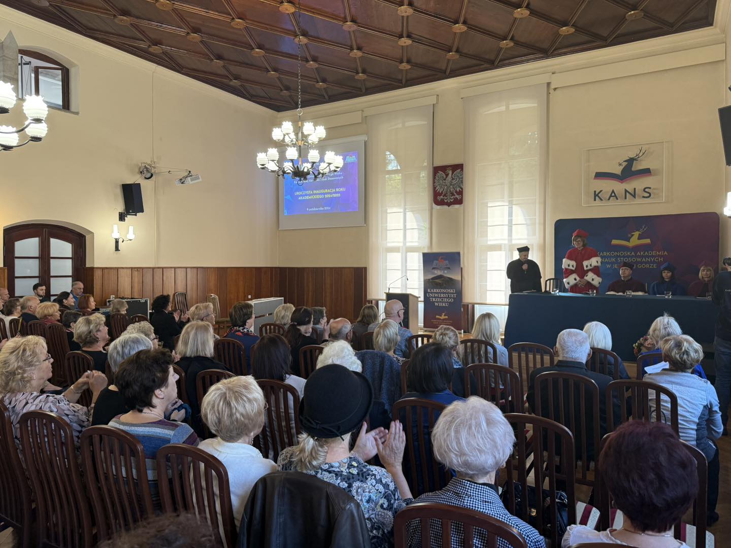 Uroczysta inauguracja jubileuszowego 25. roku działalności Karkonoskiego Uniwersytetu Trzeciego Wieku w Jeleniej Górze