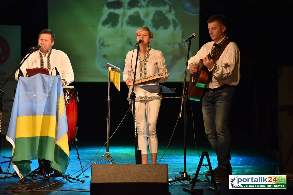 Charytatywny koncert Karkonoskiego Zespołu Folkowego SZYSZAK