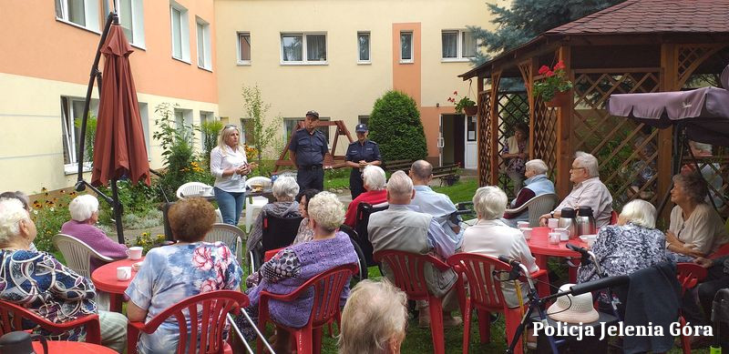 O bezpieczeństwie  seniorami w Domu Pomocy Społecznej 