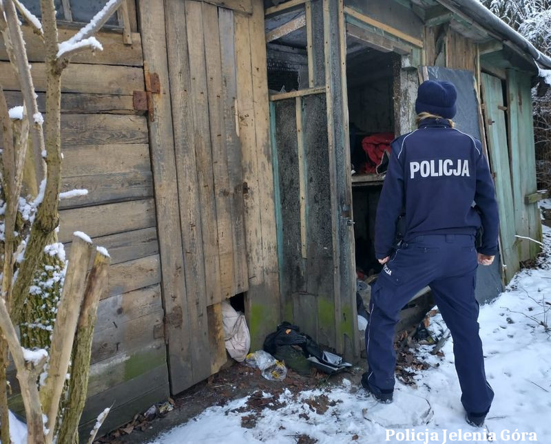 Na pomoc osobom bezdomnym ruszyli dzielnicowi