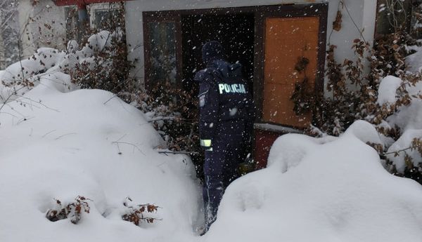 Na pomoc bezdomnym ruszyli dzielnicowi ze Szklarskiej Poręby