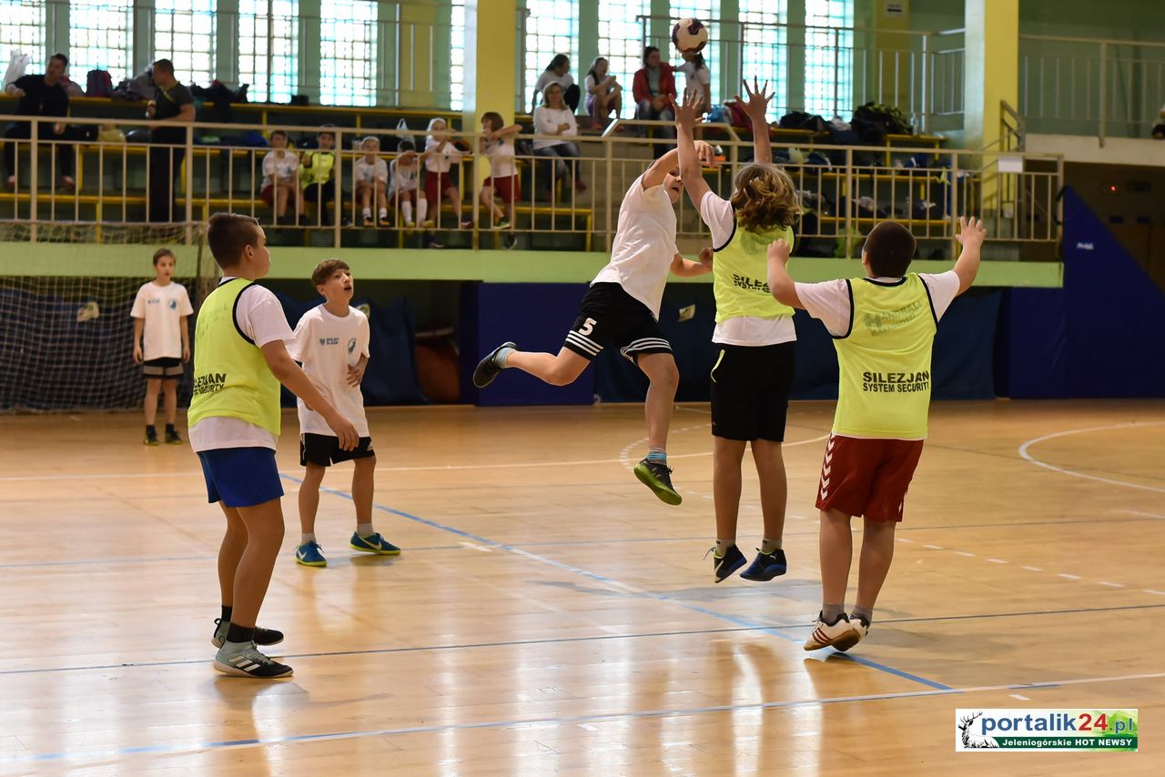 Młodzi sportowcy zachwycają! Kolejny turniej Mini Handball-u