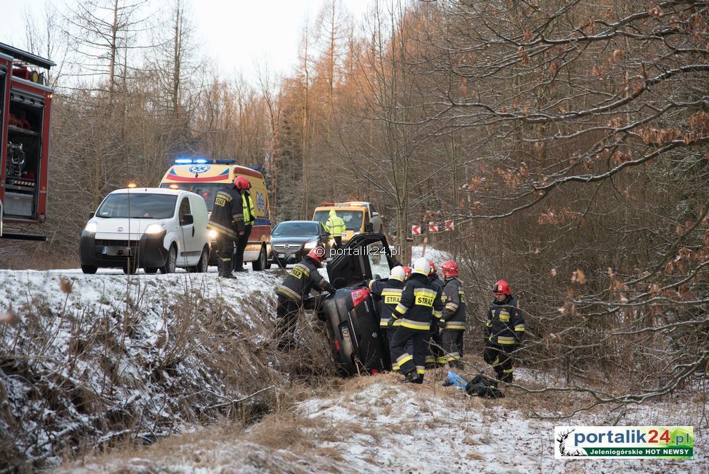 Śliska nawierzchnia przyczyną kolizji